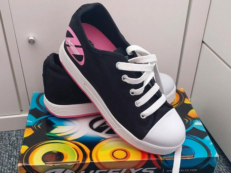 Heelys X2 Schuhe Rollschuhe NEU in Berlin