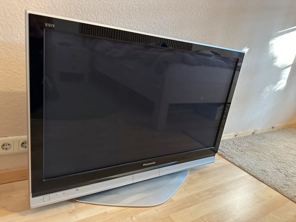 Panasonic Plasma TV TH-D42PN73E HDMI Scart CI in Brokstedt