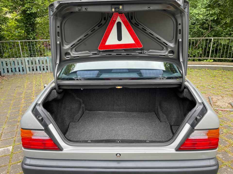 Mercedes Benz W124 260E in Hannover