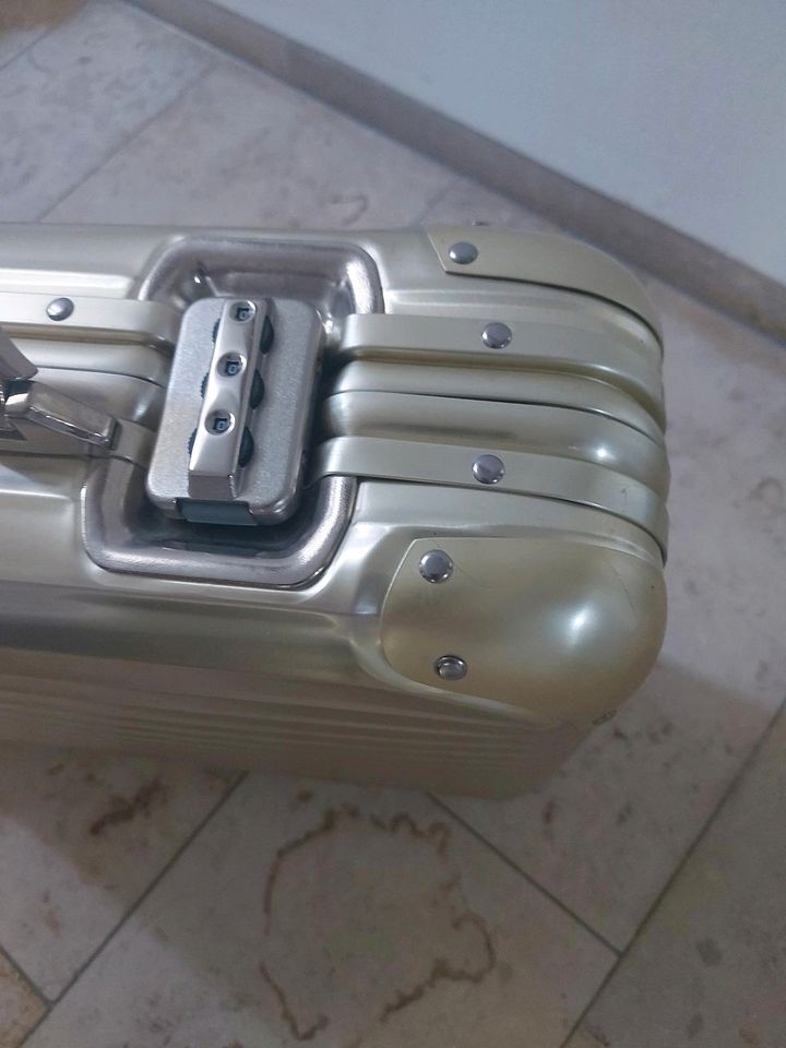 Rimowa Aktenkoffer Topas Attache Gold Limited in Würzburg