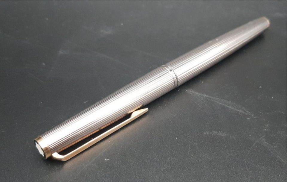 Montblanc Patronenfüller Classic Nr.222 schwarz / Metall in Hamburg