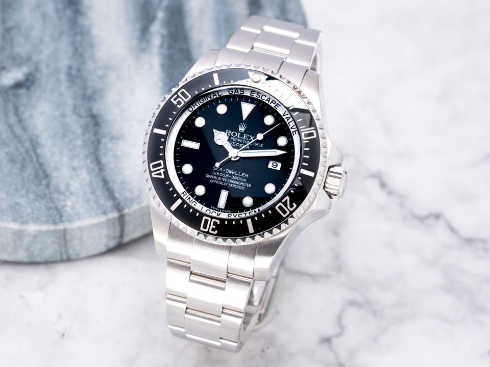 Rolex Sea-Dweller DeepSea 44mm 116660 in Hamburg