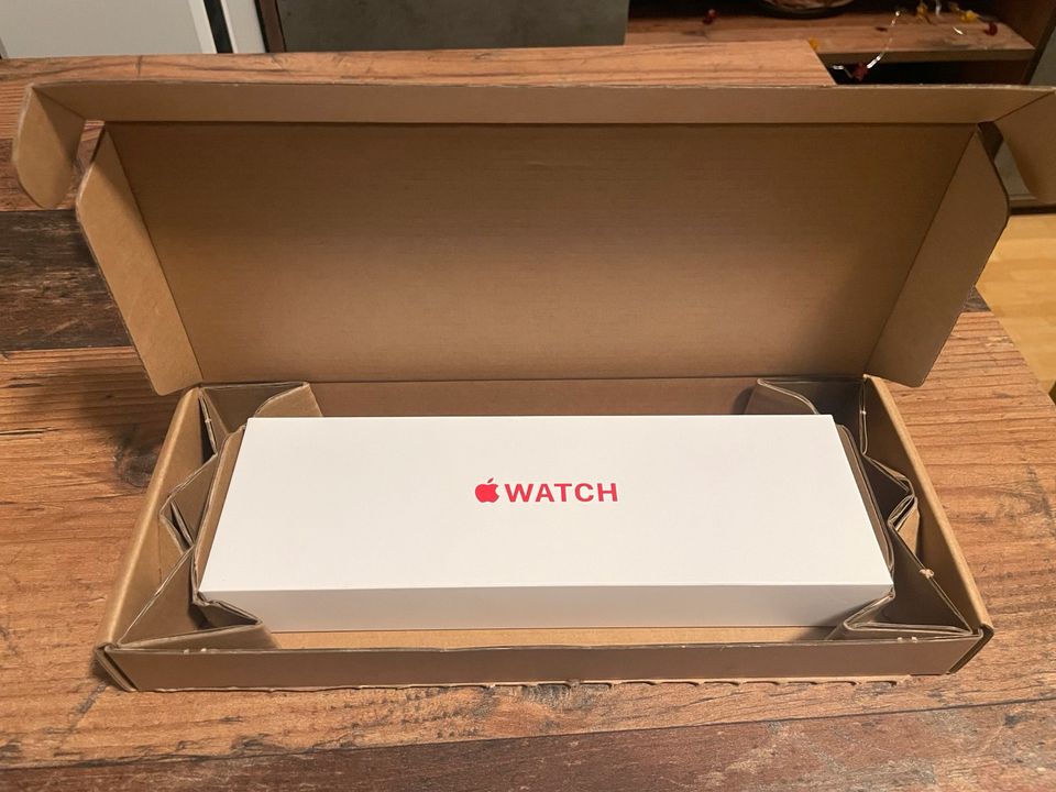 Apple Watch series 9 GPS + cellurar 45mm red product in Geist