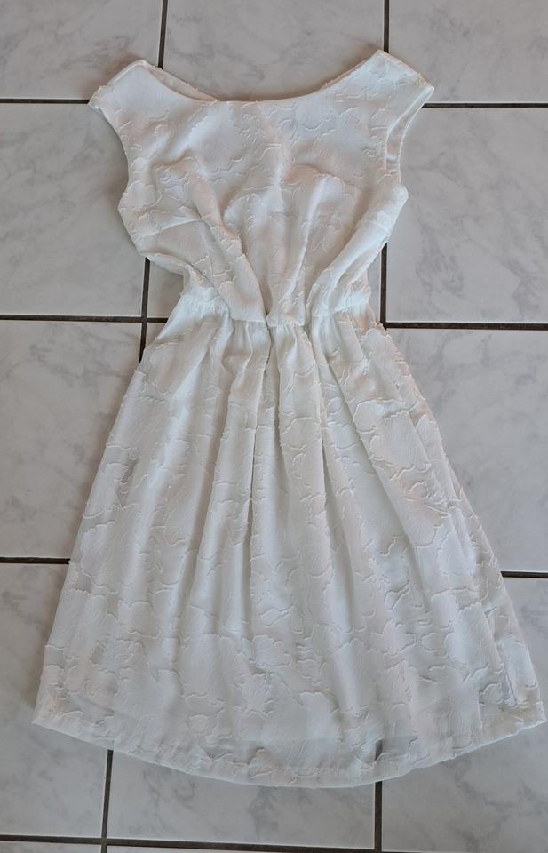 Kleid, weiß, festl., Gr 38, florale Spitzendesign, gefüttert in Horbach