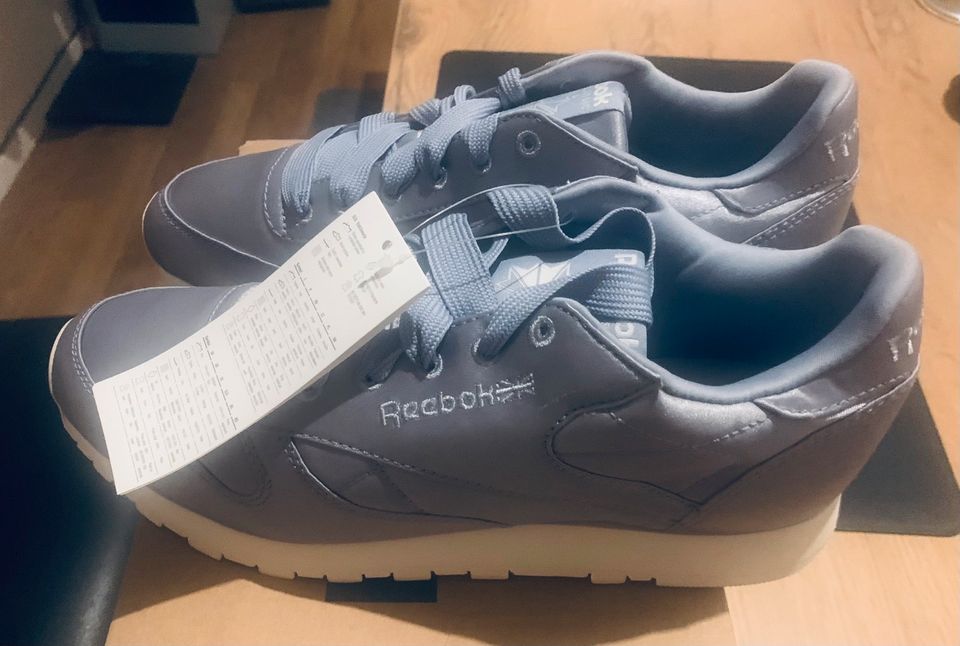 SCHNÄPPCHEN ORIGINAL REEBOK CLASSIC SNEAKERS GRÖSE 38 NEU in Frankfurt am Main