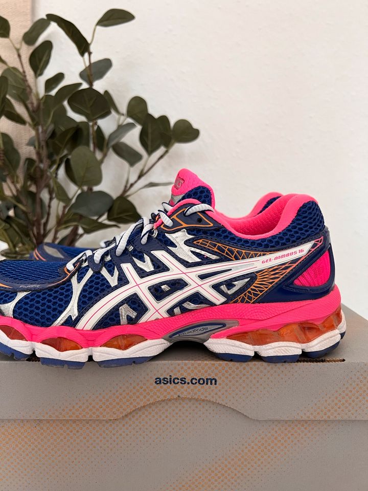 ASICS Laufschuhe in Düsseldorf