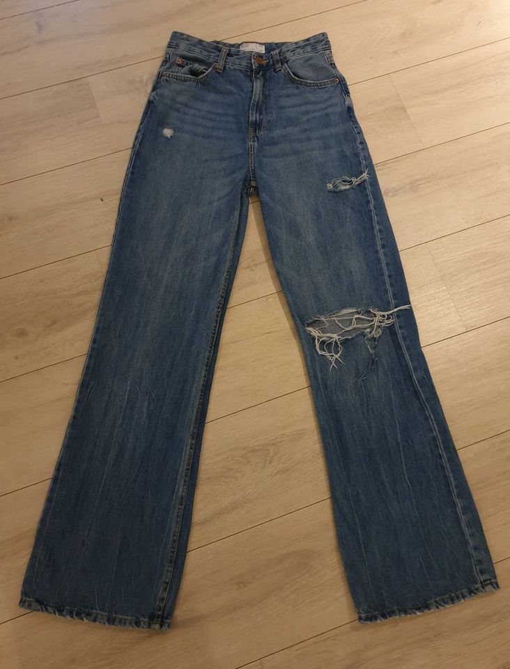 Jeans Bershka 90s Wide Gr. 36 in Neumünster