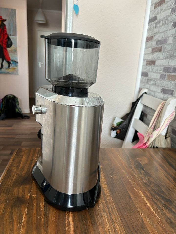 Kaffemühle De‘Longhi Delicata KG520.M in Essen