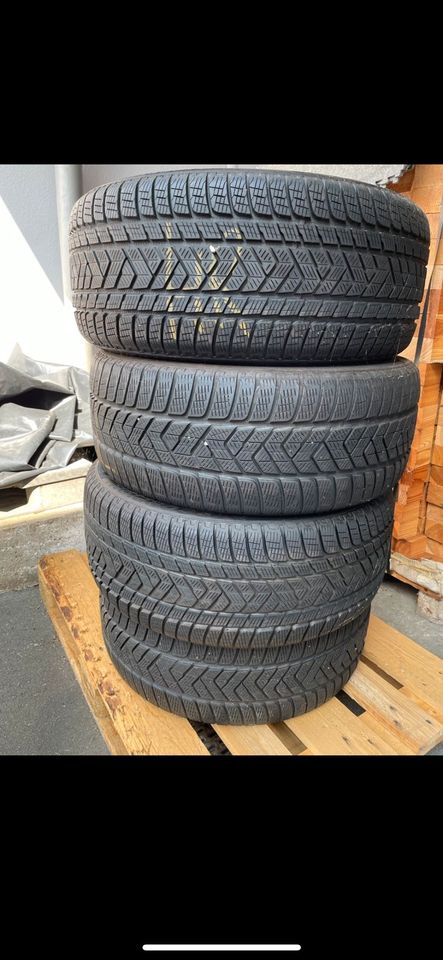 Pirelli Scorpion Winterreifen 265 / 40 R21 105V in Kulmbach