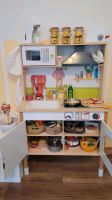 Kinderküche mit viel liebevollem Zubehör Hape Erzi sehr gepflegt Nordrhein-Westfalen - Gelsenkirchen Vorschau
