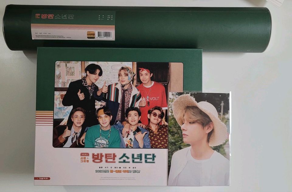 BTS Season Greetings 2021 + V PC in Gars am Inn