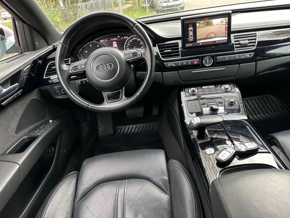 Audi A8 4.2V8TDI clean diesel quattro Matrix  EURO 6 in Emmering