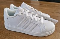 NEU! Sneakers ADIDAS, Kinder Turnschuhe weiß, Gr. 32 Baden-Württemberg - Güglingen Vorschau