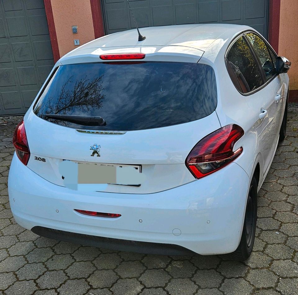 Peugeot 208 Baujahr 2019 in Merzig