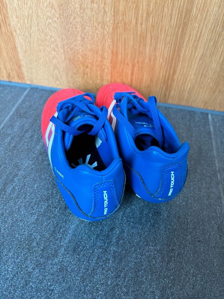 Fußballschuhe PRO TOUCH Gr. 30 in Reinsfeld