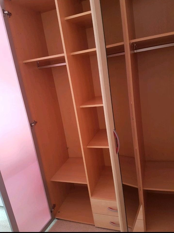 Hochwertige Designer Möbel/Schrank/Bett/Matraze/Spiegel in Hamburg