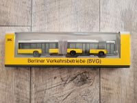 Rietze BVG Bus 1:87 Solaris Urbino Gelenkbus " M44 " Berlin - Charlottenburg Vorschau