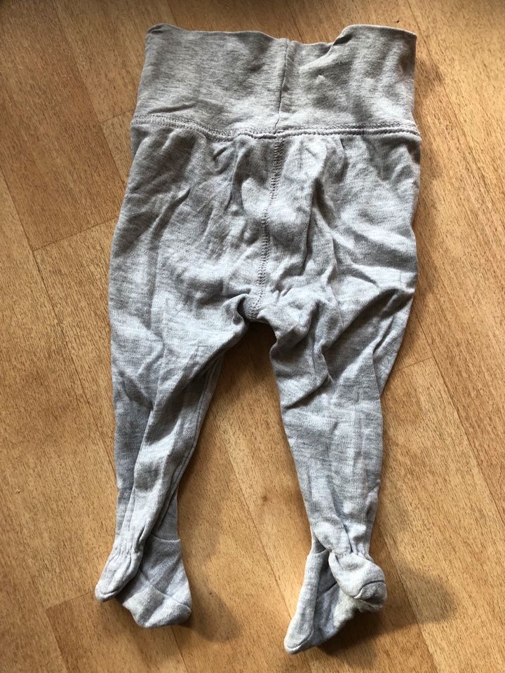 Strumpfhose Schlupfhose mit Füßen grau Baumwolle 62, 2-4 Mo. H&M in Bietigheim-Bissingen