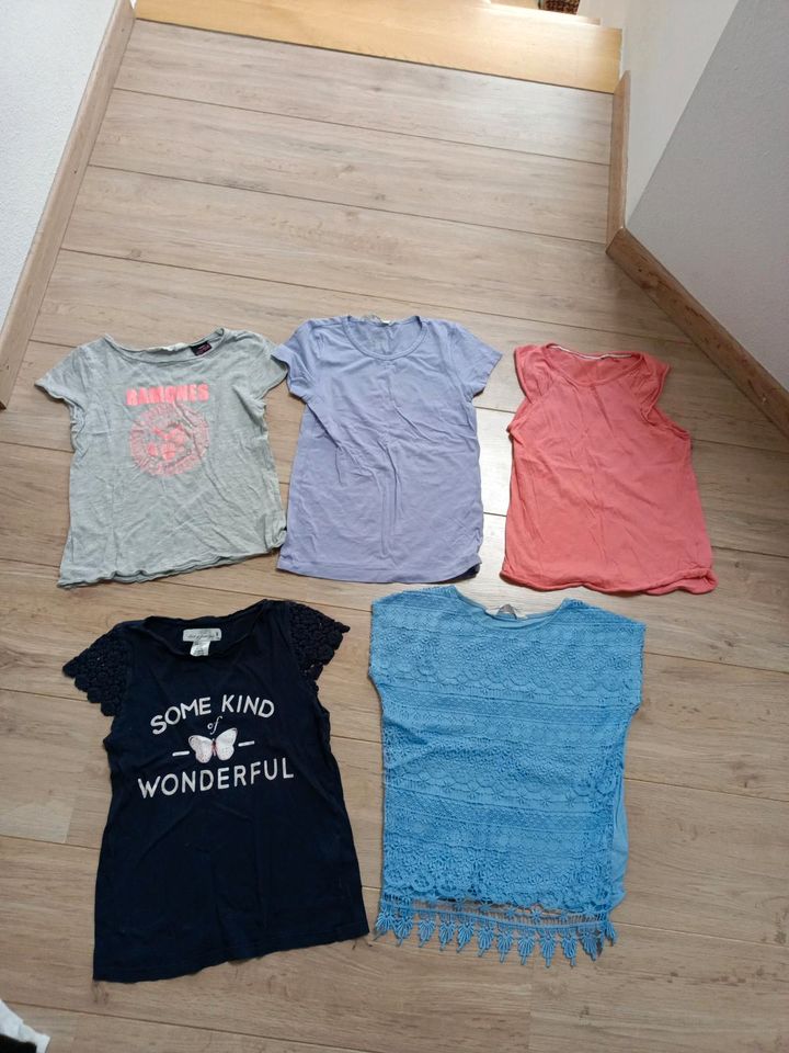 T-Shirt Mädchen Gr. 122/128 in Geisenhausen