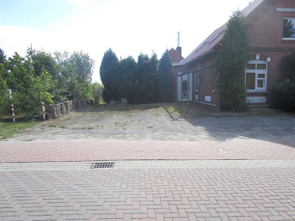 Mehrfamilienhaus und Bungalow mit großem Gartengrundstück und 7 Stellplätzen in Südbrookmerland