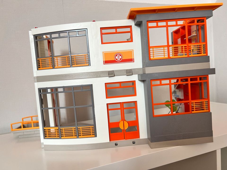 ✅ Playmobil City life 6657 Spielzeug Duplo Lego Krankenhaus Figur in Dorsten