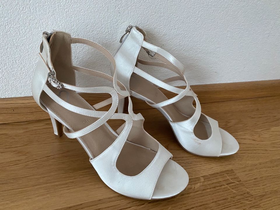 Tolle hübsche Brautschuhe Riemchenpumps Hochzeit Perlmutt Glanz in Ellwangen (Jagst)