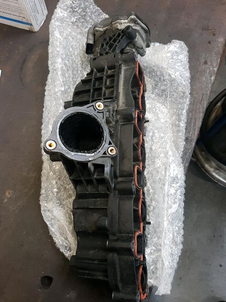 ANSAUGKRÜMMER + STELLMOTOR DRALLKLAPPEN für AUDI VW 2.0TDI 110-17 in  Nordrhein-Westfalen - Mülheim (Ruhr), Ersatz- & Reparaturteile