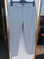 Bershka Cropped Stoffhose Anzughose 42 Slim Fit Grau Streifen Baden-Württemberg - Mötzingen Vorschau
