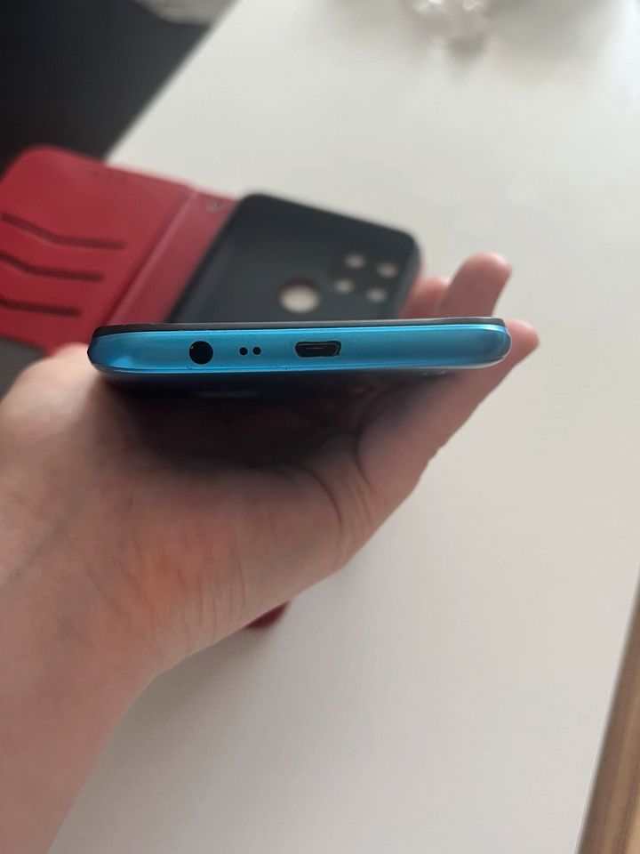 Xiaomi RealMe in babyblau in Alsdorf