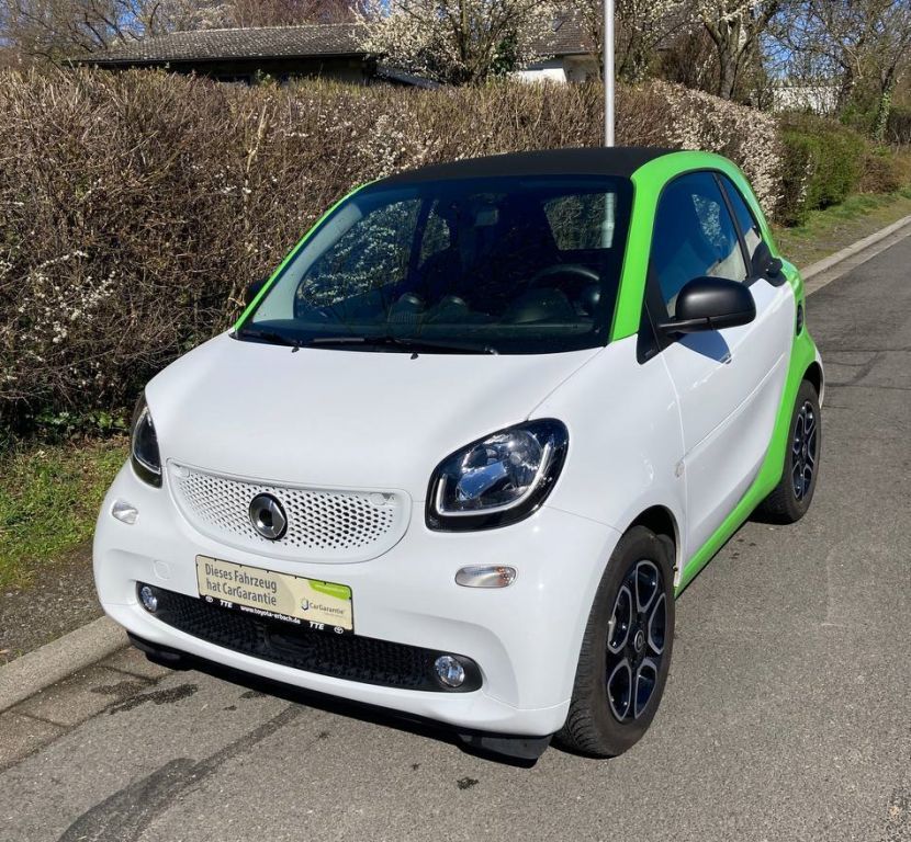 Smart smart fortwo coupe EQ passion in Michelstadt