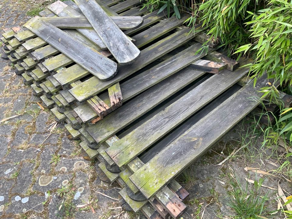 Holz alte Zaunelemente als Brennholz, etc. in Neustadt am Rübenberge