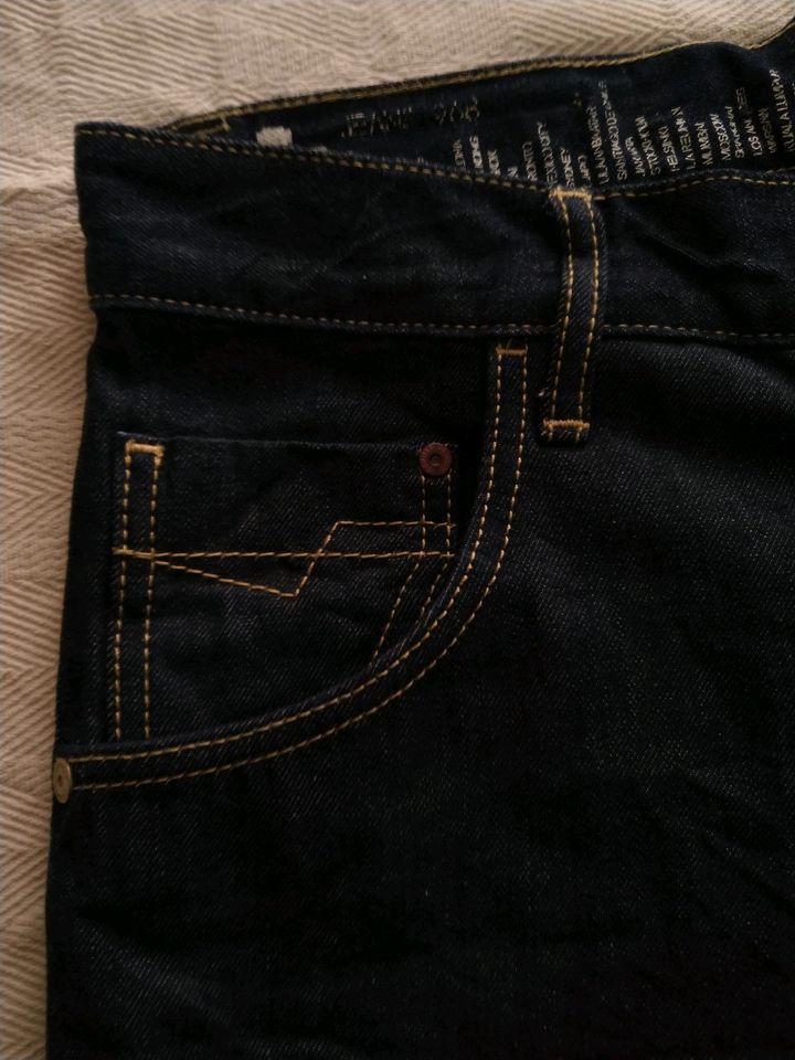 Jeans reine Baumwolle dunkler Denim Esprit Groove fit Gr. 30/ 34 in München