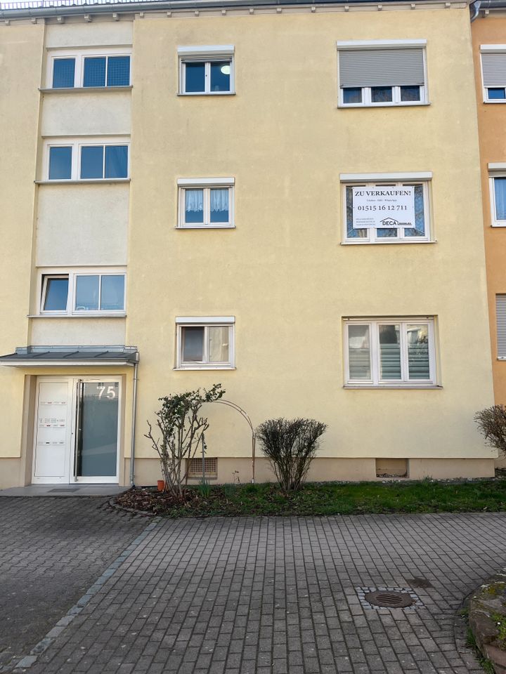 Günstig und frei, 3-Zimmer-Küche-Duschbad-Balkon, 55 qm - 1.Stock in Stuttgart