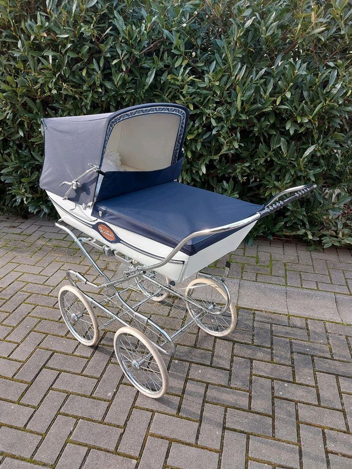 Kinderwagen Silver Cross Original alter Kinderwagen antik, in Machern