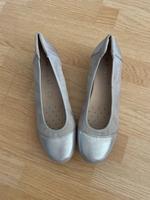Caprice Klassischer Ballerina mit Absatz in white silver. Gr. 39 Berlin - Steglitz Vorschau