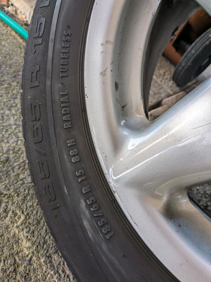 BMW 15 Dezent Alufelgen, 185/65 R15 Sommerreifen in Neustadt (Wied)