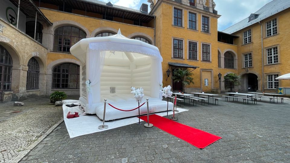 Hüpfburg Hochzeit Hochzeitshüpfburg  6x5,5m inkl Musik, Licht in Braunschweig