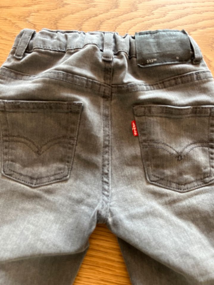 Levi’s Jeans grau gr.110 in Hartenfels