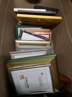 Bunte Kiste mit Verschiedensten Bilderrahmen Brandenburg - Falkensee Vorschau