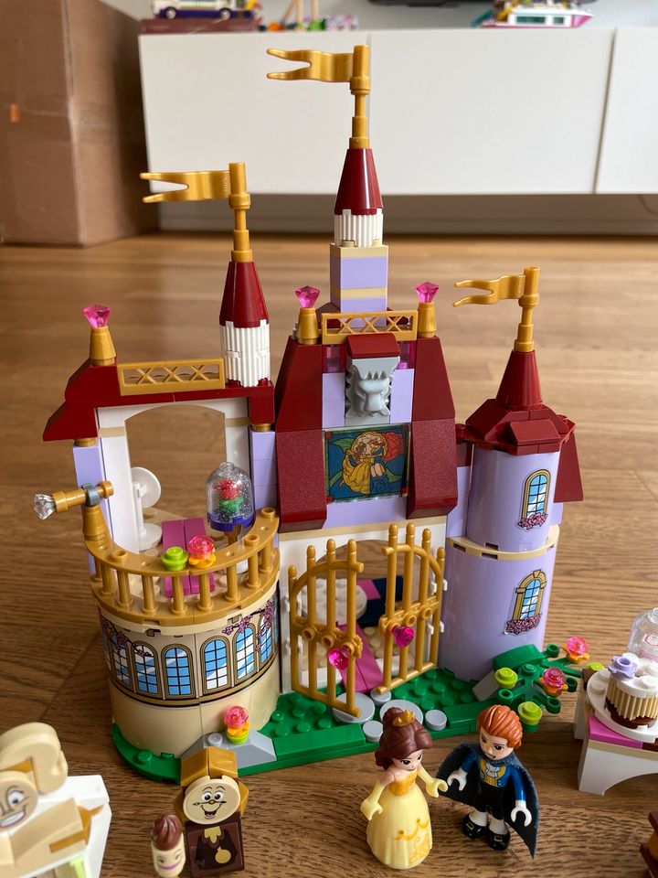 Belles bezauberndes Schloss Lego Friends 41067 in Stuttgart