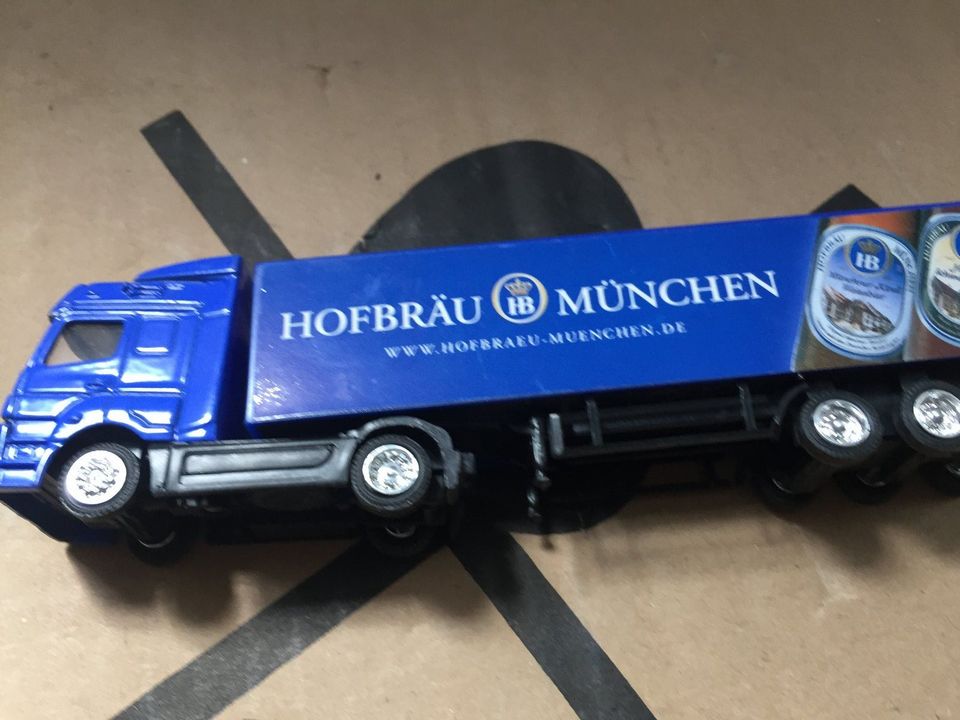 Truck Modellauto LKW Sattelzug Mercedes Benz  Hofbräu München in Perl