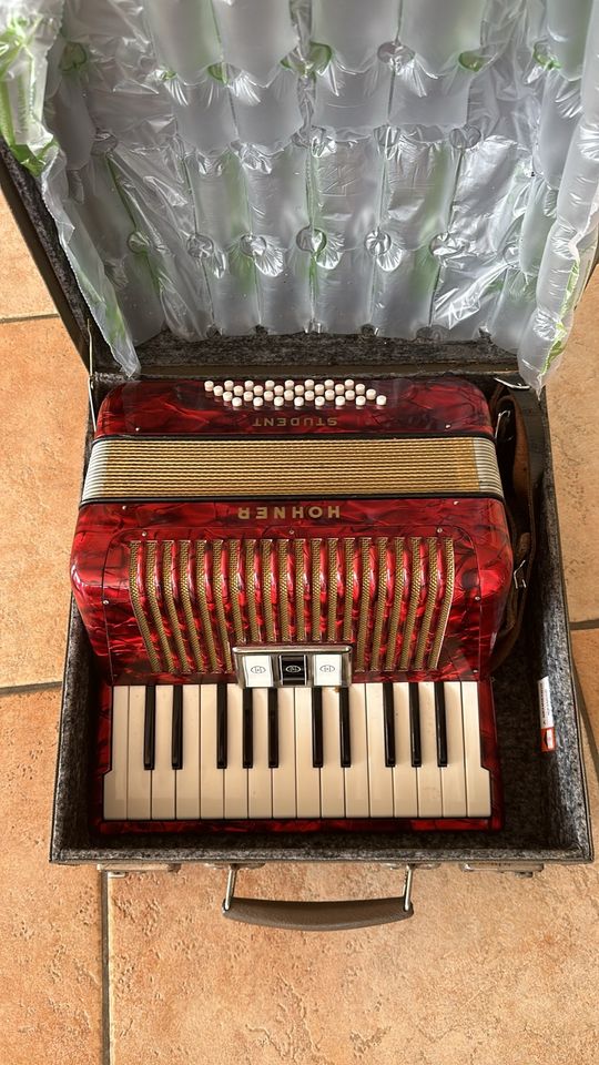 Suche Hohner Akkordeon / Arietta / Student /Concerton/ in Mutlangen