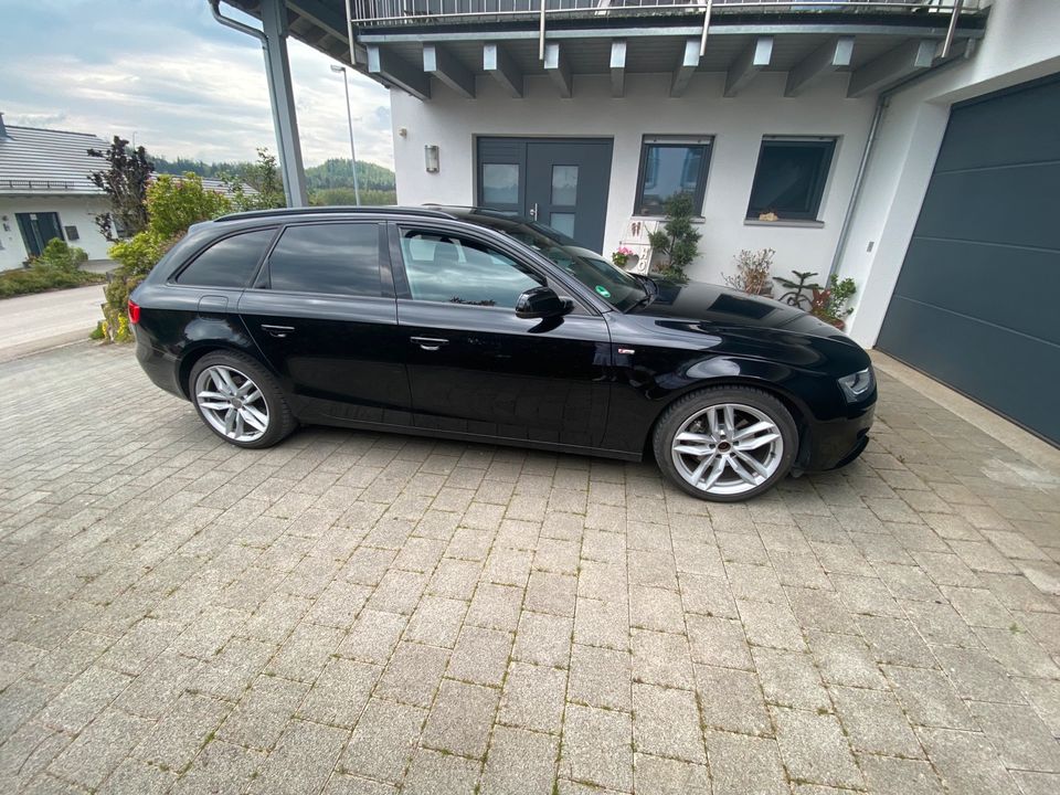 Audi A4 B8 Avant S-line quattro 2.0 in Fichtenberg