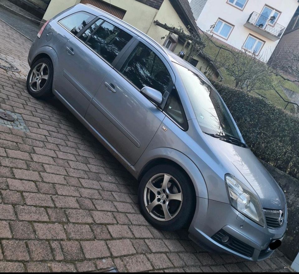 Opel Zafira 1.8 7 sitzer in Weisenbach