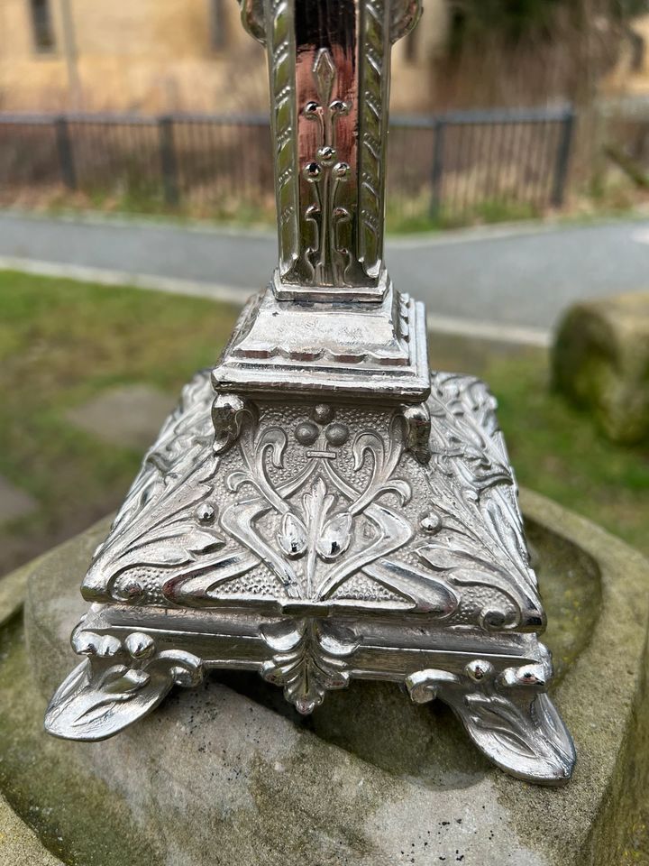 Kreuz Silber Jugendstil stehend groß religiöse Symbole sammeln in Datteln