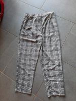 H&M karierte Hose Damen Gr.40 schwarz weiß divided Hessen - Aßlar Vorschau