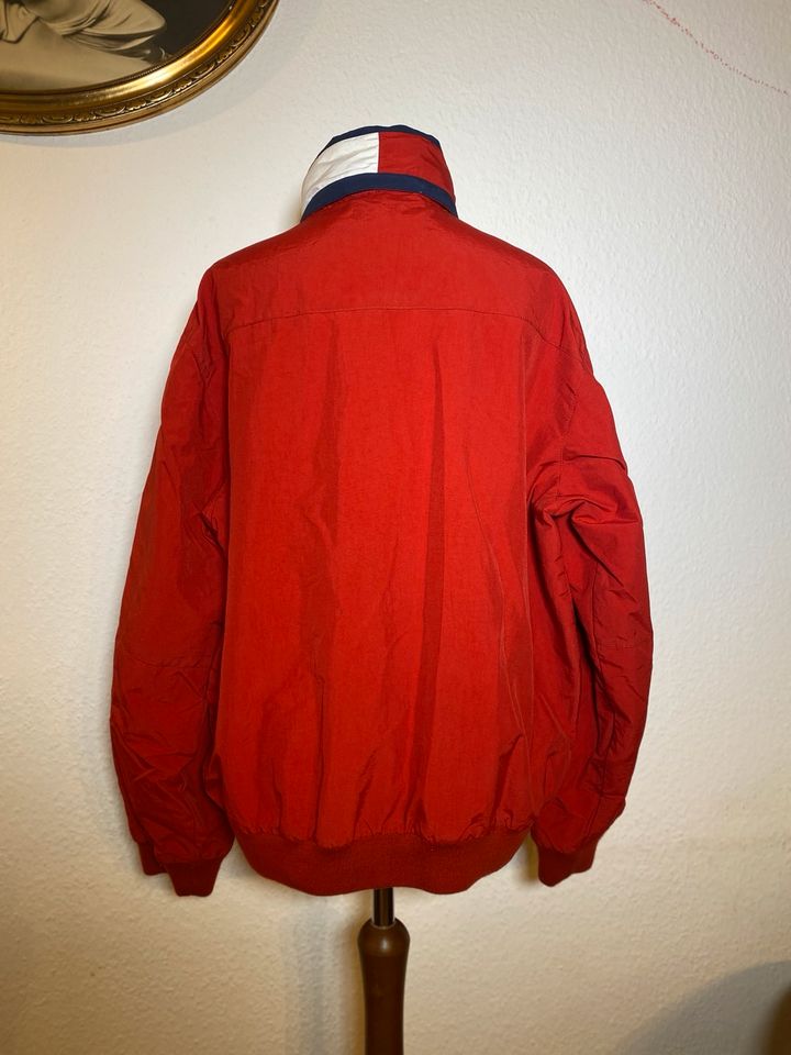 Tommy Hilfiger Jacke rot wasserabweisend Kapuze M red in Berlin