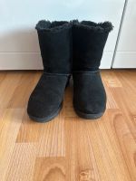 UGG Boots schwarz Nordrhein-Westfalen - Krefeld Vorschau