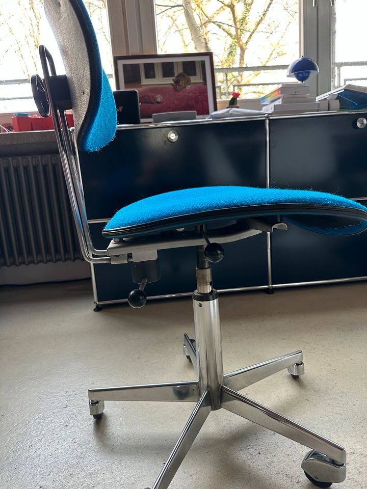 Design Vintage Bürostuhl mit blauen Stoff von W + S Wielde Spieth in Metzingen