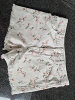 weiß mit Blumen Hallhuber Gr. 34 Bundweite Short Jeans Hose S XS Bayern - Oberschönegg Vorschau